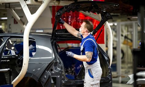 VW cuts output at Wolfsburg plant again on chip shortage - Automotive News