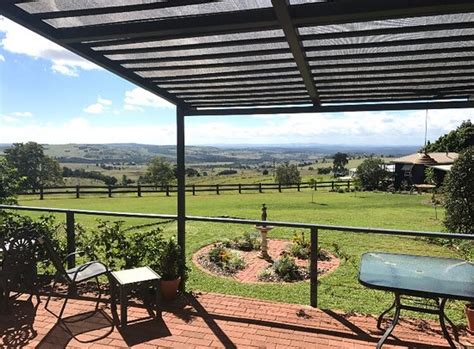 HILLVIEW COTTAGES (Kingaroy) - B&B Reviews, Photos, Rate Comparison ...