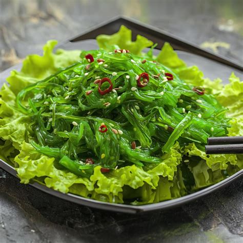 Amazon.com : OCEANZEN: Wakame Seasoned Sesame Seaweed Salad 4.4LB,dark ...