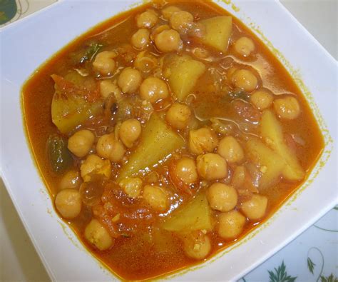Garbanzo (chickpea) Hearty Soup With Potatoes | Hearty soups, Garbanzo ...