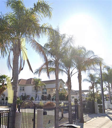 What’s with the giant mansions behind Welco Supermarket on Fruitridge ...