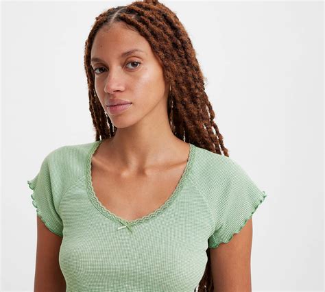 Dry Goods V-neck T-shirt - Green | Levi's® CA