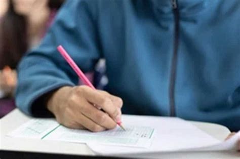 Candidate got 101 marks out of 100 in government exam in MP, protest ...