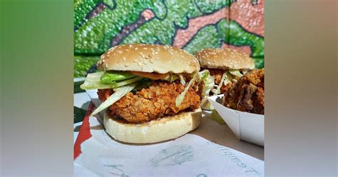 Enjoy Yum Fried Chicken Burgers At Budget Prices From This Outlet! | LBB