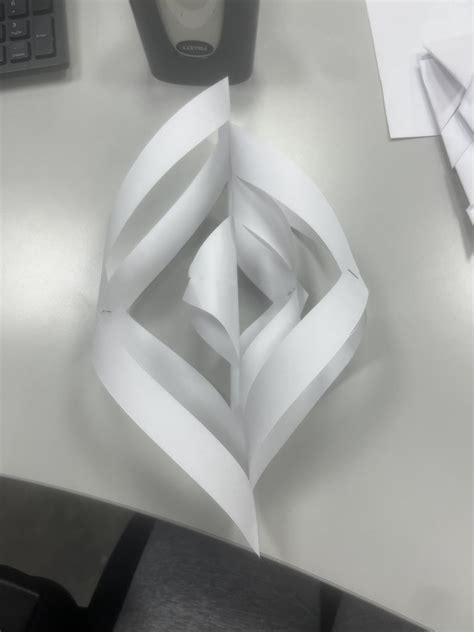 Giant Paper Snowflake Tutorial 的图像结果