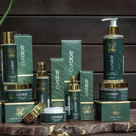 Refresh with Curaloe Hydra Facial Cleansing Gel - 69% Aloe Vera