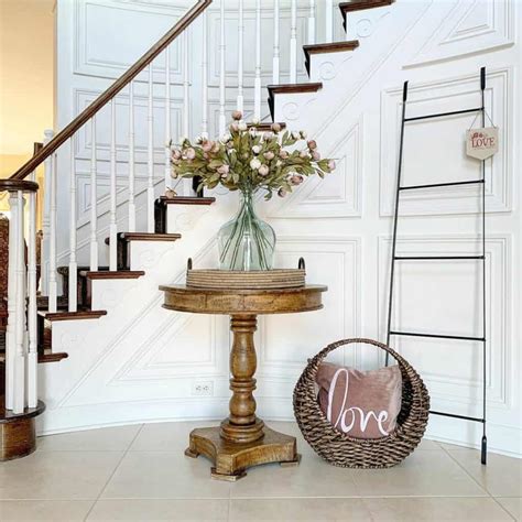 21 Round Entry Table Ideas For That Perfect First Impression