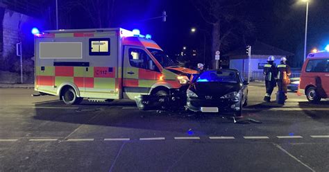 Rettungswagen in Sulzbach-Rosenberg auf Einsatzfahrt verunglückt ...