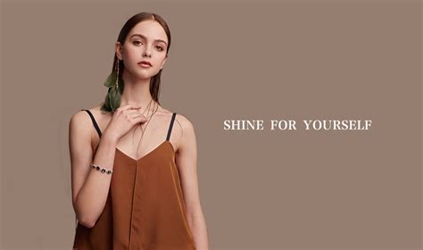 国内帽饰设计师品牌 SHINE LI 推出 2021 周年限定系列-中国网