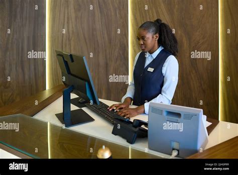 Hotel Reception Computer 的图像结果