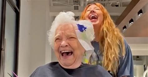 Rezultat imagine pentru Rainbow Hair Coloring Tutorial