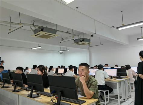 台州地区银行业职业资格考试顺利结束 - 浙江省银行业协会
