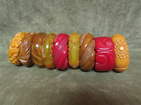 Bakelite Jewelry - Guide to Value, Marks, History | WorthPoint Dictionary