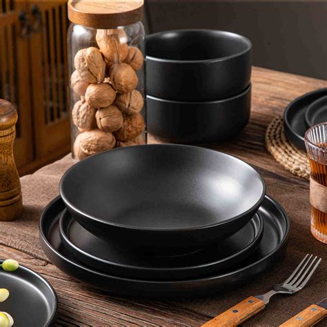 Playa 16-Piece Matte Black Dinnerware Set – Modern Collection – Vancasso