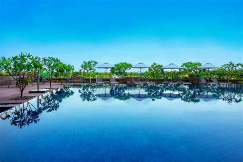 Crowne Plaza Ahmedabad City Centre By IHG Pool: Pictures & Reviews ...