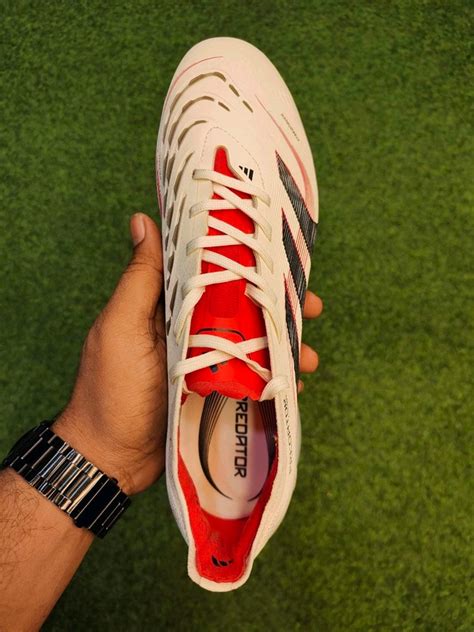 Predator Elite FG Cream Colour Low-top With Lace