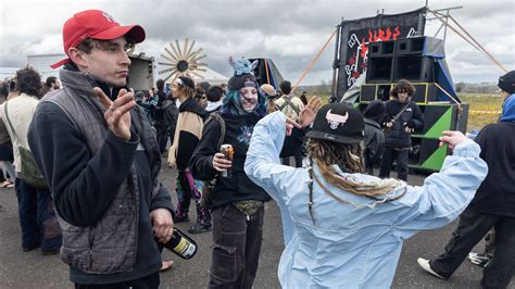 Une rave party rassemble plus de 8000 personnes en Bretagne malgré les ...