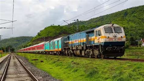 Indian Railways: भारतीय रेलवे ने ट्रेनों के समय में किया बदलाव, वंदे ...