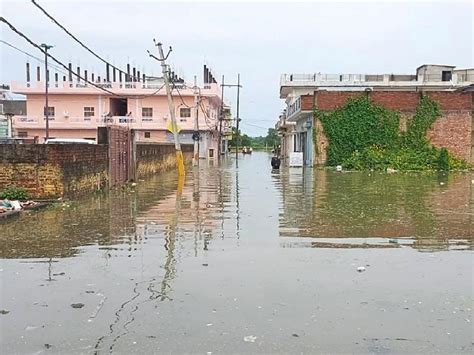 UP News: बलरामपुर में अब तक की सबसे बड़ी बाढ़ त्रासदी, राप्ती नदी उफान ...