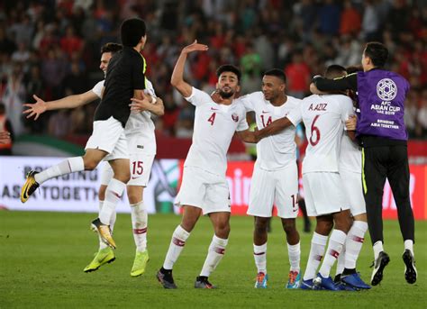 卡塔尔将举办2022世界杯 普京传递“接力棒”