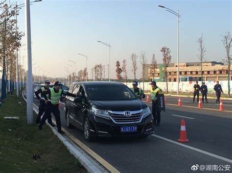 衡阳市公安局的警察小哥哥们，模拟真实车辆查控处置演练场景|犯罪分子|警察|哥哥们_新浪新闻