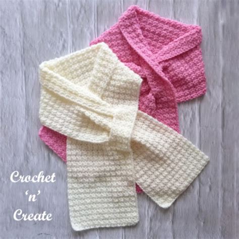 Adult Crochet Keyhole Scarf Pattern 的图像结果