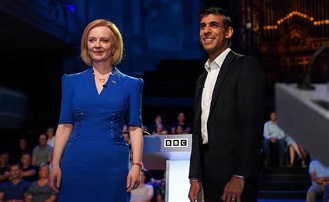 UK PM Race : आगे चल रहीं Liz Truss ने की "बड़ी गलती", क्या Rishi Sunak ...