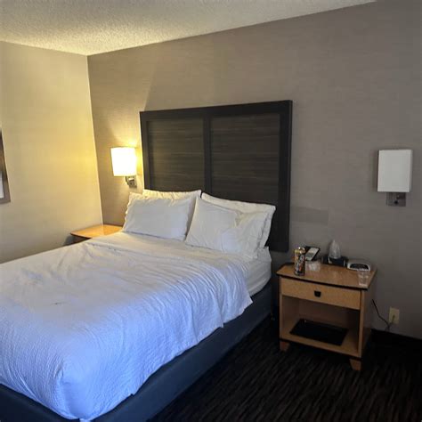 HOLIDAY INN DUBLIN-PLEASANTON BY IHG - Hotel Reviews, Photos, Rate ...