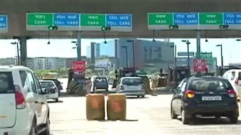 All For A Five-Rupee Coin: 2 Members Of Toll Plaza Staff Critically ...
