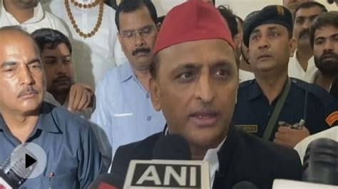 SP Leader Akhilesh Yadav Said- "We Love Keshav Prasad Maurya"