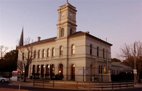 CLOCKTOWER SUITES (Echuca, Victoria) - Inn Reviews, Photos, Rate ...