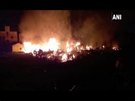 West Bengal: Several houses gutted in fire in Nivedita Pally's slum ...
