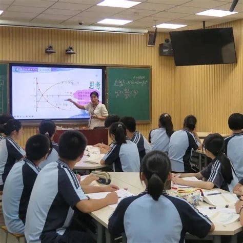 2022年南宁市基础教育教学成果展示活动在南宁外国语学校举行_课堂_数学组_知识