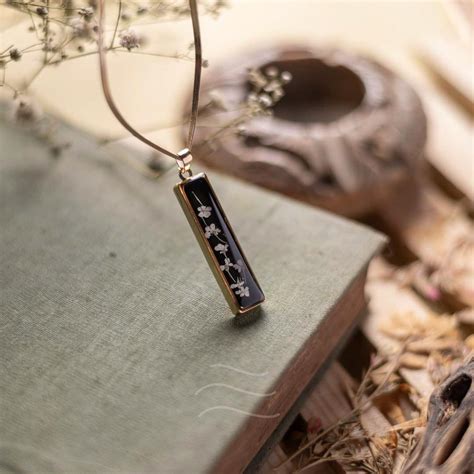 Nyx Unisex Necklace – Leafy Affair