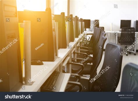 Computer Trenning Room 的图像结果