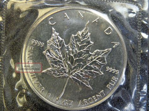 1989 Silver 5 Dollar Maple Leaf Canadian 1 Oz. Coin Buillion Bu ...