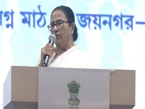 "Why should everything be painted in BJP colour?" Mamata bashes Centre