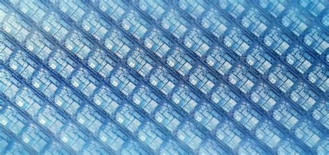 Flashes of light in a vacuum | TRUMPF