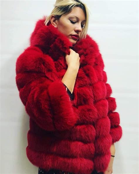 Pin by KATHRYN Fluffyfuzzy on WOW!!!! | Fur coats women, Red fur, Fur coat