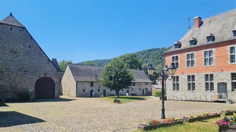 Yvoir : la « Vieille Ferme » de Godinne fête ses 400 ans - RTBF Actus
