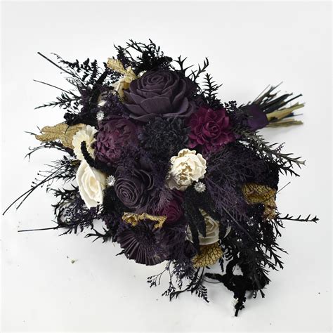 Spell Bound Sola Flower Bouquet // Black and Purple Wood Flower Bouque ...