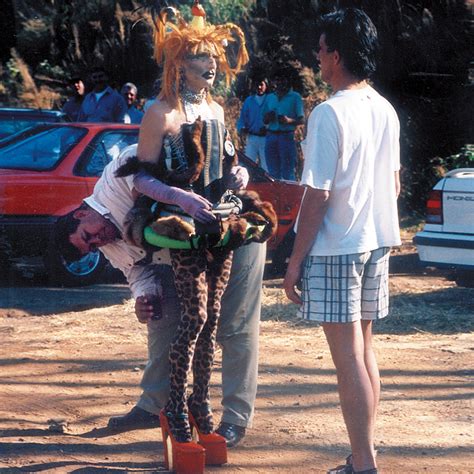 [1998] Ugly Girl (films) - Living art - Steven Cohen