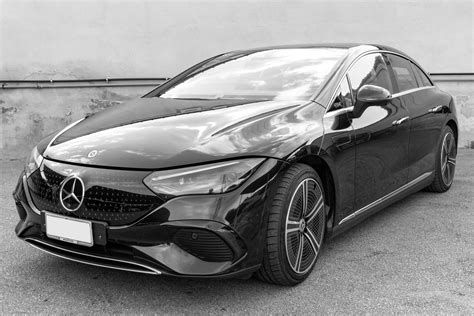 Mercedes 350 EQE - World Tours