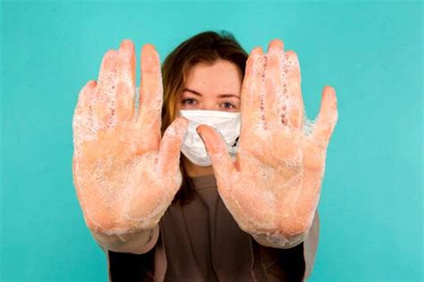 How Frequent Hand Washing Can Affect Dry Skin (And How To Prevent It ...