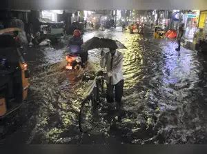 chennai: Amid rampant power cut complaints in post rain Chennai, Govt ...