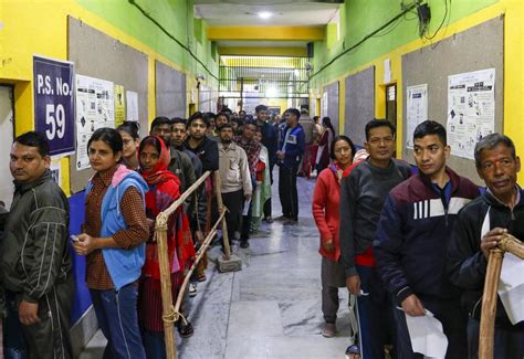 Delhi dangal: Higher voting in trans-Yamuna areas till 1 pm; Sisodia ...