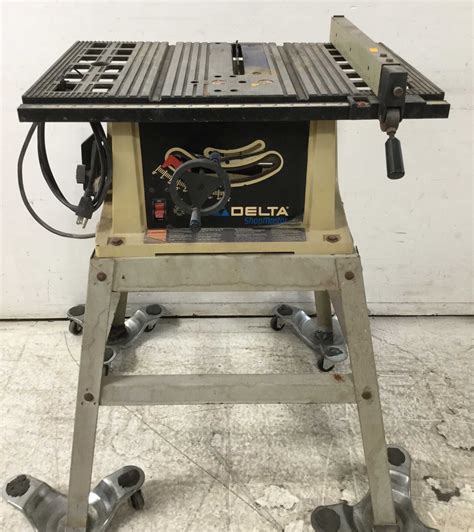 Lot - Delta Shopmaster Table Saw With Stand