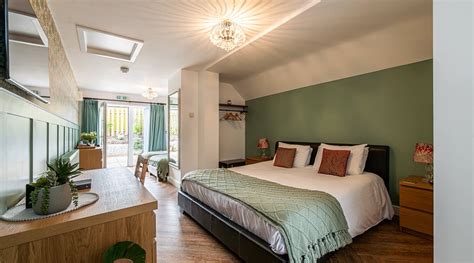 STONEHENGE COURTYARD (Amesbury, England) - B&B Reviews, Photos, Rate ...