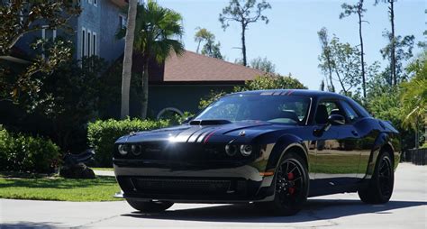 Dealer Sells Dodge Challenger With Just 13 Miles on the Clock, Can't Reach the MSRP - autoevolution