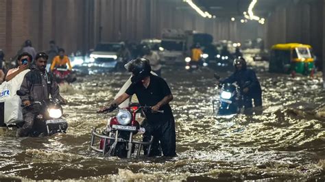 दिल्ली में होगी बाढ़ जैसी स्थिति, हथिनी कुंड बैराज से छोड़ा गया पानी ...
